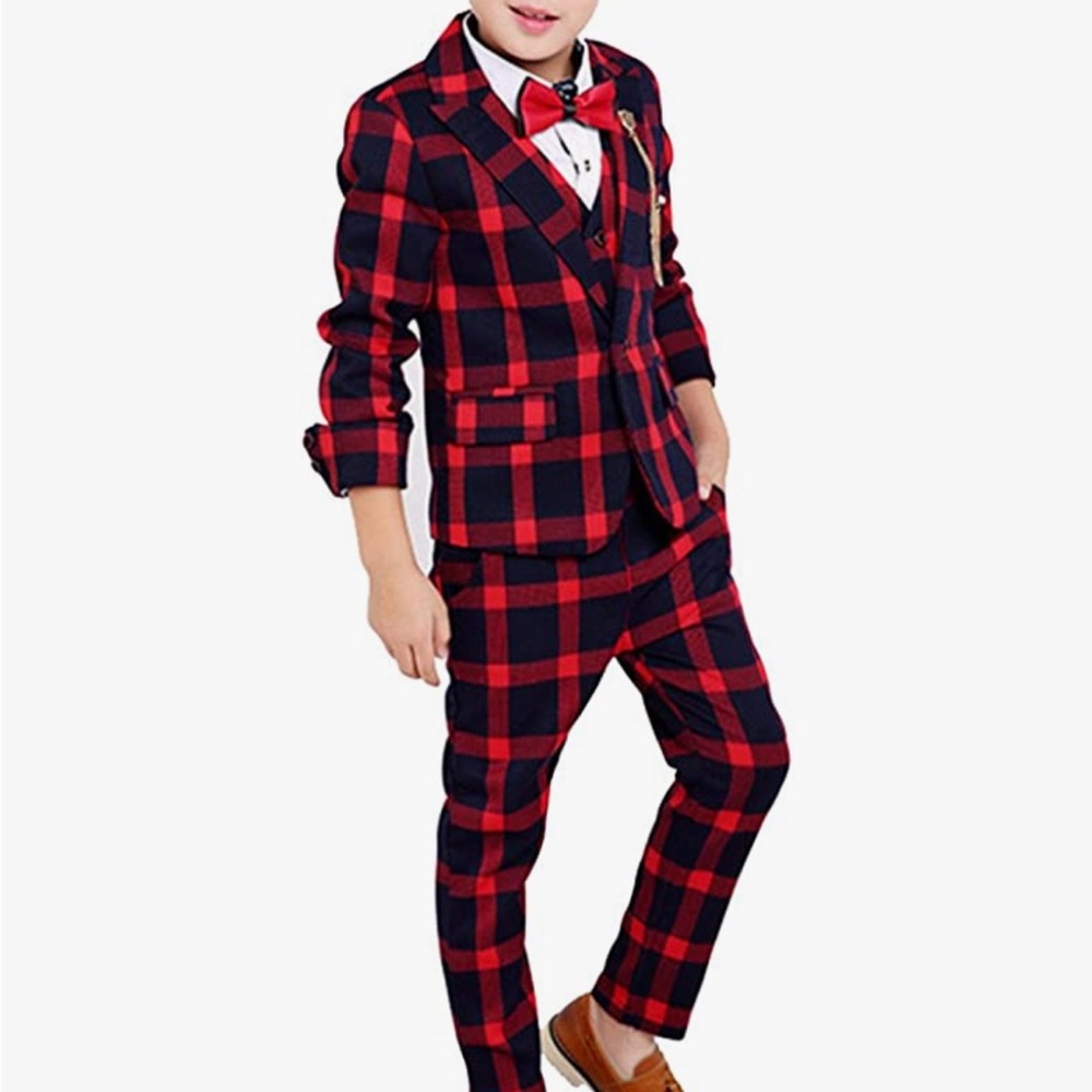 Brand new boys suit 3t or 4T